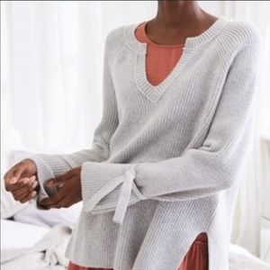 Aerie M Bell Sleeve Heather Gray V Neck Sweater